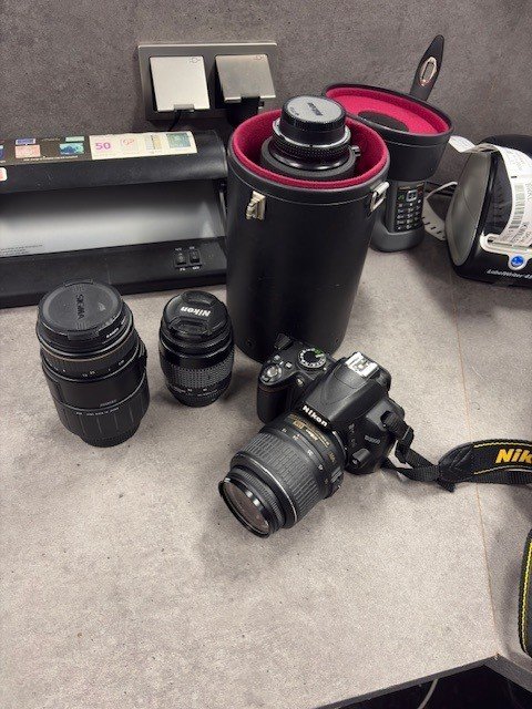 Nikon – ED AF Nikkor 80-200mm f/2.8 + 2 Extra Lenzen + Nikon D3000 Body - Image 3